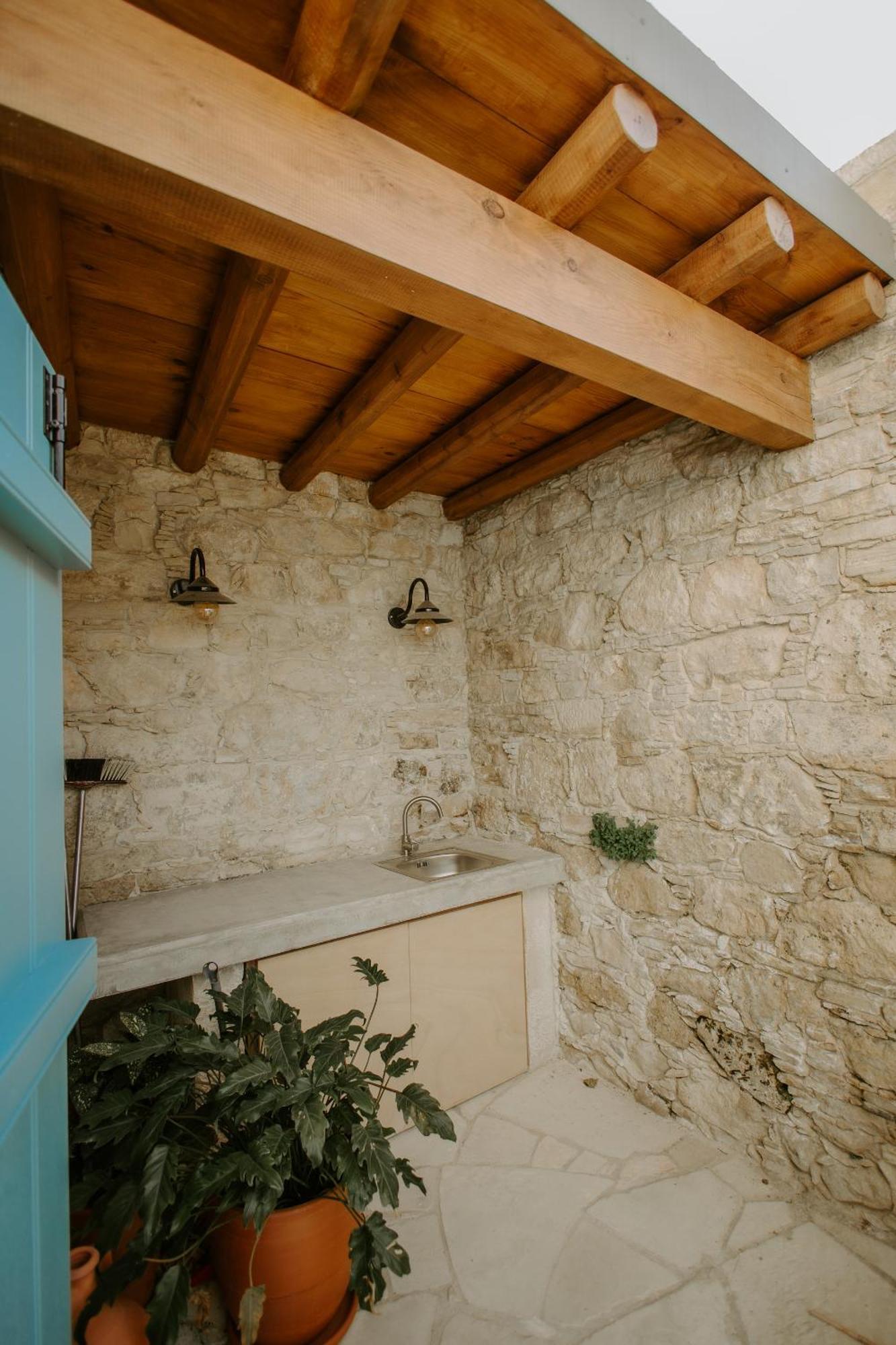 Smaragda'S Guest Rooms Limassol Extérieur photo